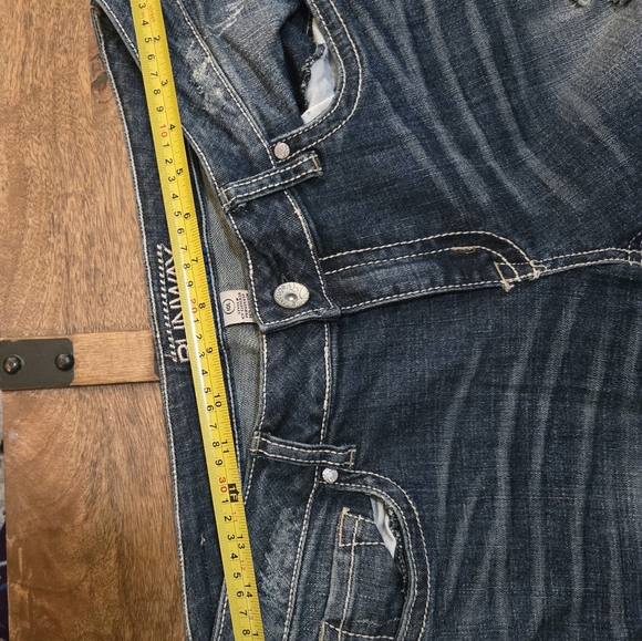 NWOT Distressed jeans - Picture 9 of 10